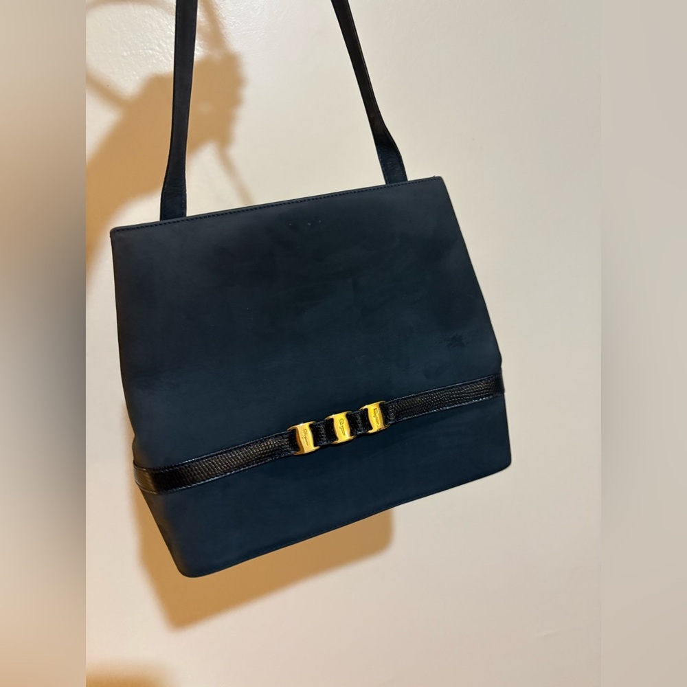 Salvatore Ferragamo Black l shoulder/crossbody‎ Bag with gold accents - Picture 4 of 11